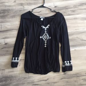 Black 3/4 top with embroidery.